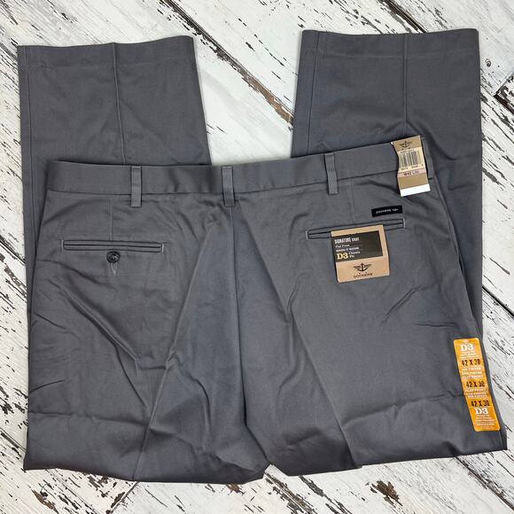 Dockers D3 Pants men’s 42x30 Classic fit NWT Signature Khaki Flat Front - Picture 2 of 8